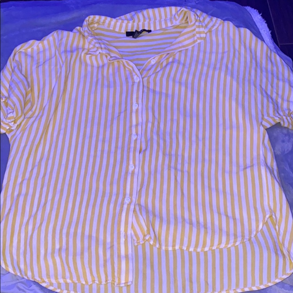 White and yellow striped button down